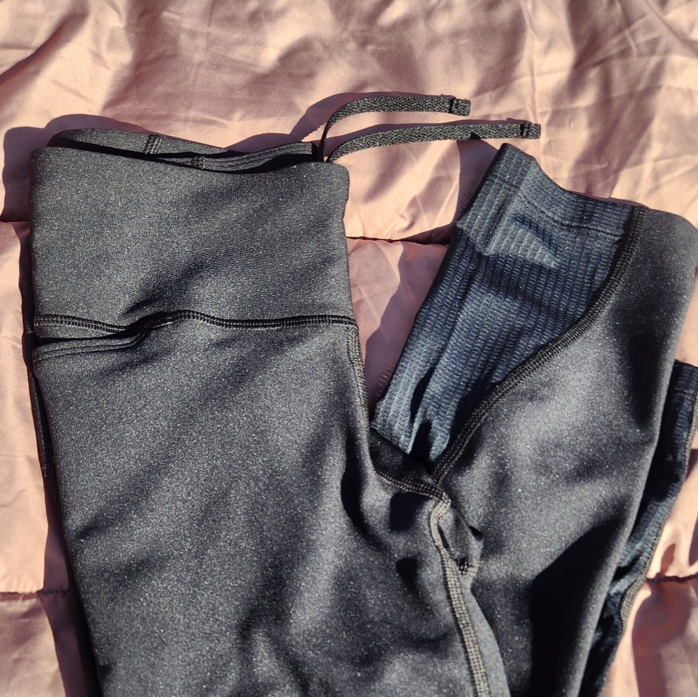 NWT Under Armour Black Heat Gear Compression Leggings - Picture 2 of 6